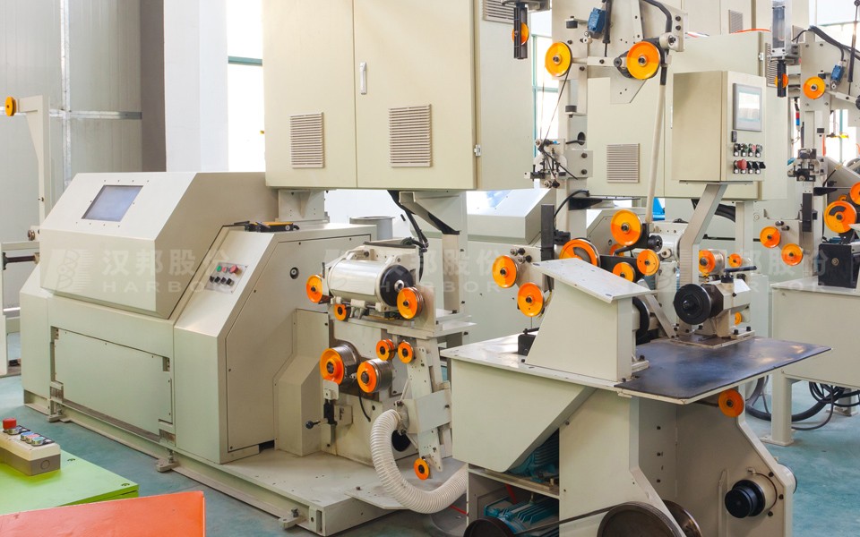 Wet wire drawing machine